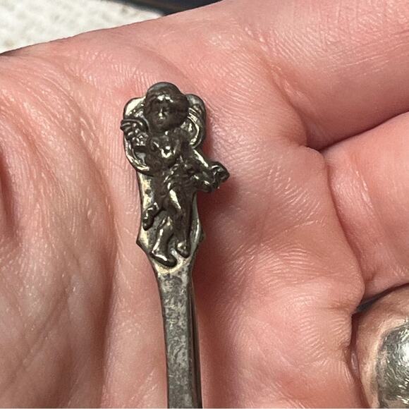 Vintage Sterling Silver Salt Spoon with Cherub Design Brooch Pin D2 - Picture 9 of 10